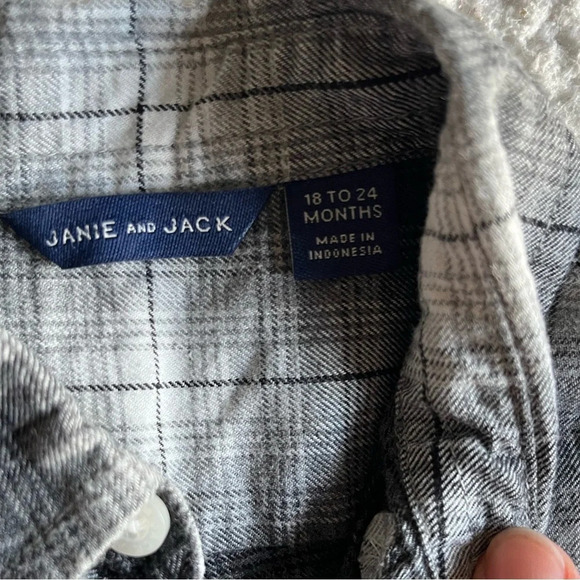 Janie & Jack gray plaid button down shirt. Size 18-24 - Picture 4 of 4
